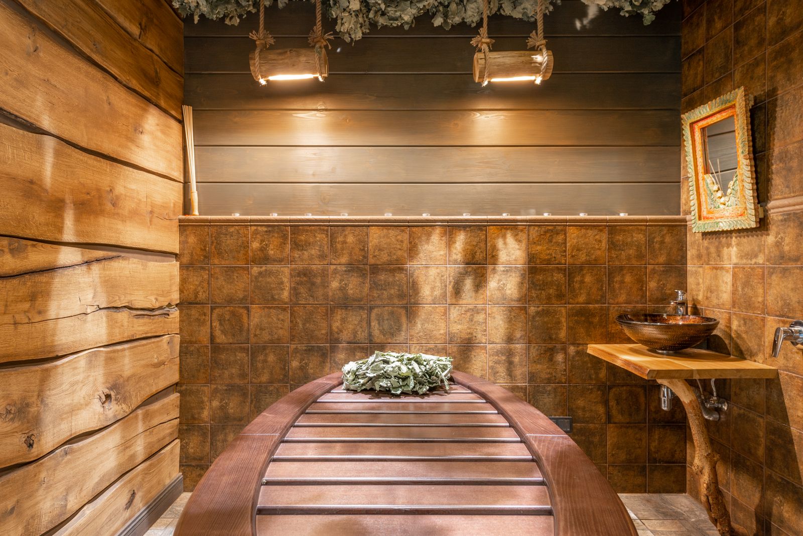 The Serein relaxation room, lined in warm wood